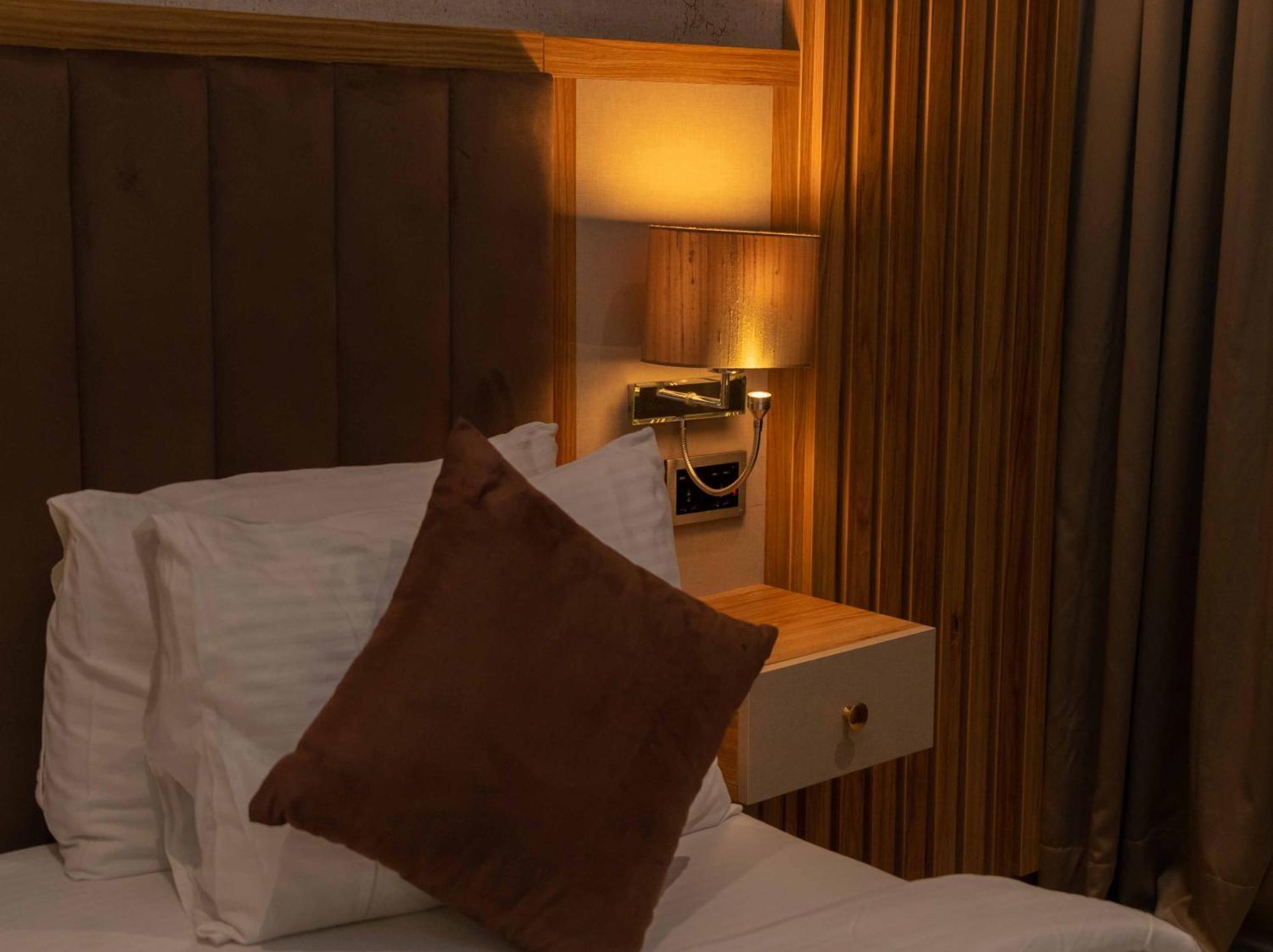 Watercress Hotels And Event Ikeja Εξωτερικό φωτογραφία